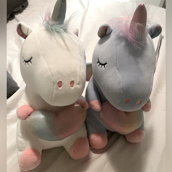 2 SQUISHMALLOW SOFT UNICORN PLUSHIES - Picture 1 of 4
